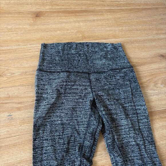 Lululemon Athletic Align HR Crop Yoga Pants 21” Twillines Ice Black Women’s Sz 6 - Picture 3 of 11